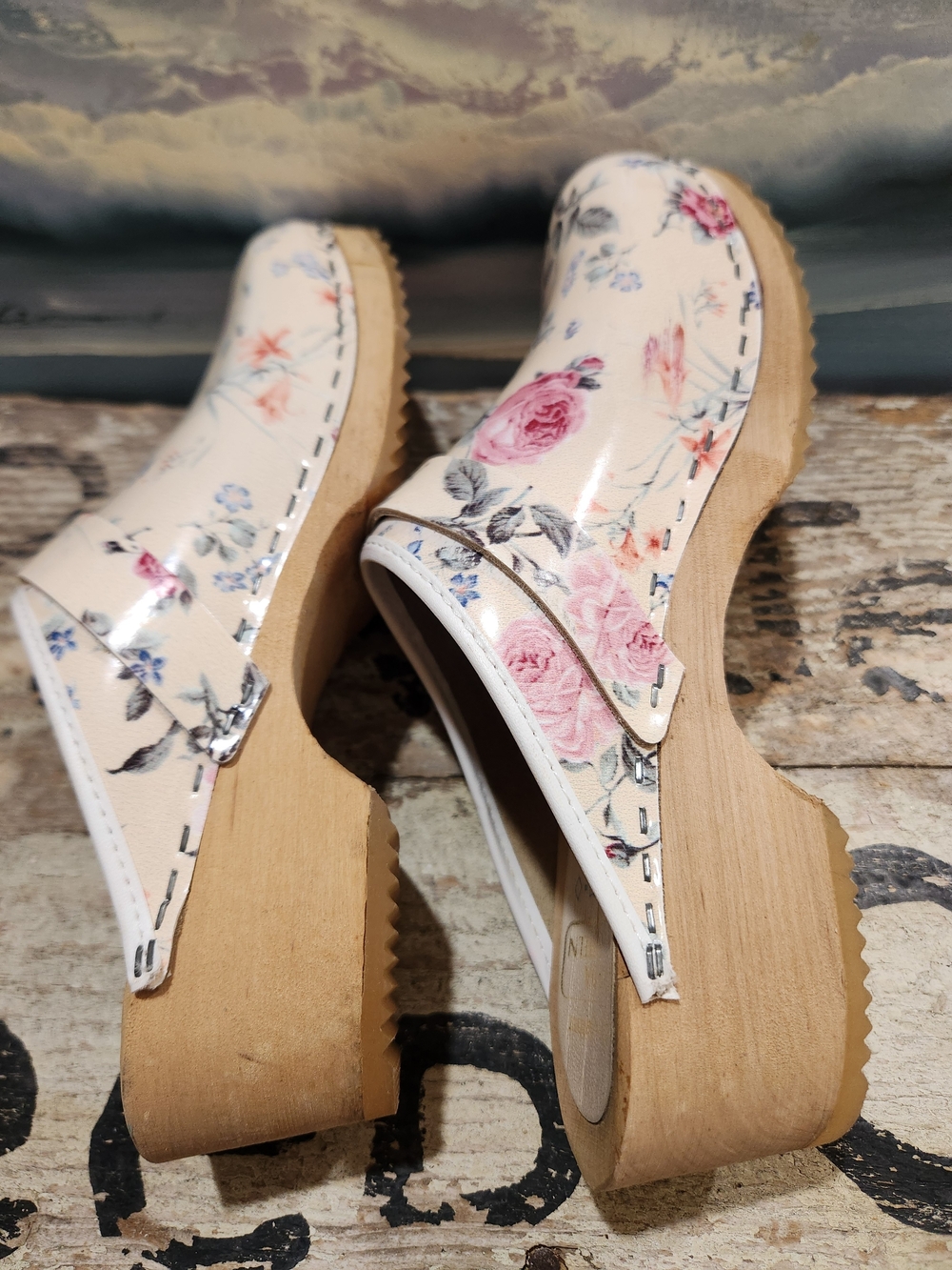 Floral Cream Leather Clogs - Swedish Design Size 39 - Picture 5 of 6